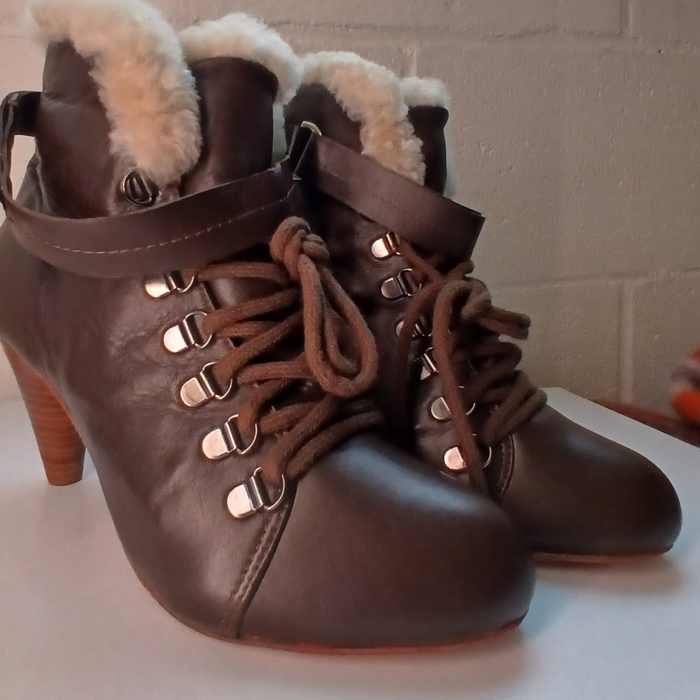 Women's Brown Ankle Boots with Fur Lining